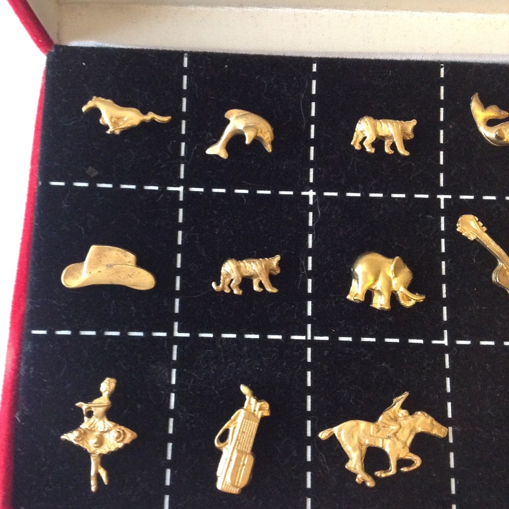 Vintage gold tone lapel pin set - Picture 4 of 8